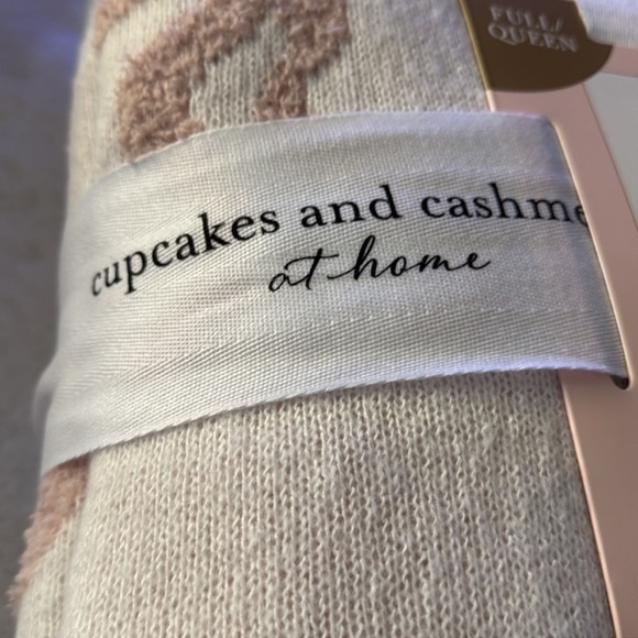 Cupcakes and cashmere pink ribbon/bow, king size reversible, knit blanke - Picture 4 of 11